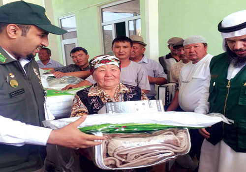 مركز  الملك سلمان للأغذية يوزع مساعدات إغاثية وإيوائية للمتضررين من الزلازل في قيرغيزستان 
