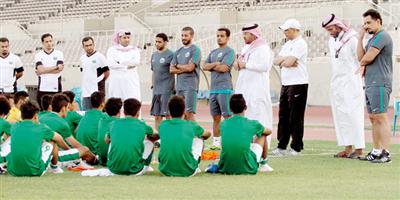 الأخضر الشاب يواصل تدريباته في معسكر الطائف 