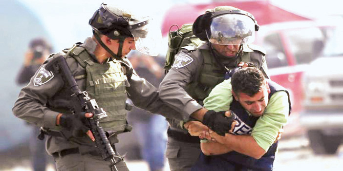  قوات الاحتلال تعتقل الصحفيين الفلسطينيين