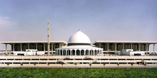 مطار الملك فهد و«عِلم» يوقعان مذكرة تدريب وإشراف على منطقة الجوازات 