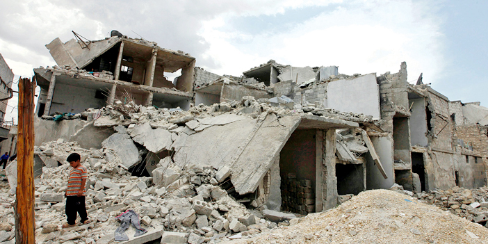  قوات الأسد تواصل القصف الجوي على حلب وتدمير منازل المدنيين