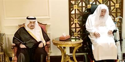 أمير منطقة الرياض يعزي الأمير عبدالرحمن بن عبدالله في وفاة حرمه 