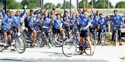 لاعبو الفتح يتجولون بالدراجات الهوائية في معسكر هولندا 