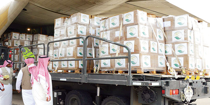  شاحنة مساعدات سعودية لشعب اليمني الشقيق