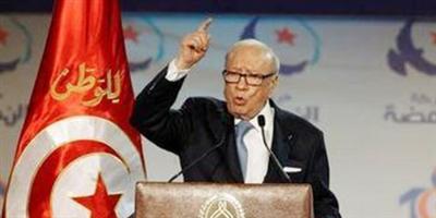 الرئيس التونسي يقترح وزيرًا من حكومة الصيد المقالة لرئاسة الوزراء 