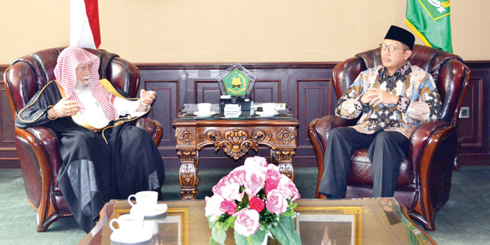 أمين عام رابطة العالم الإسلامي يصل إلى العاصمة السيريلانكية 