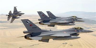 طائرات تركية تقصف أهدافاً لمقاتلين أكراد ومقتل 13 