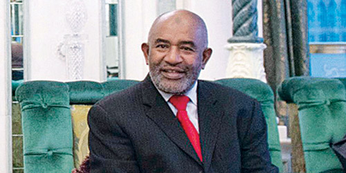  رئيس جمهورية القمر