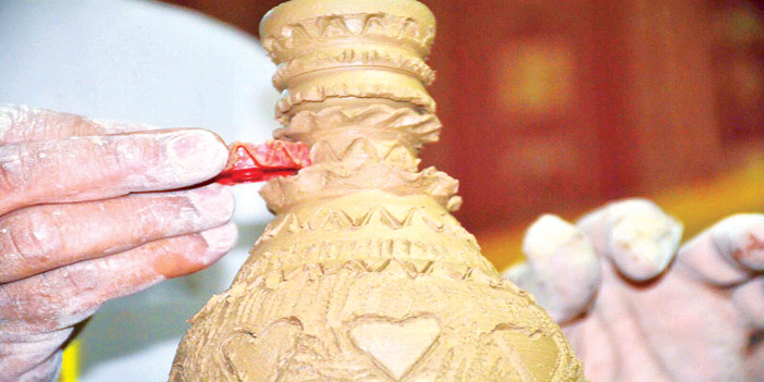  من الأعمال اليدوية في عكاظ