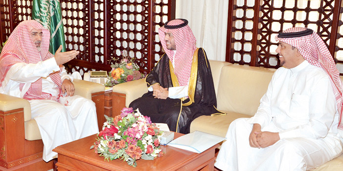   أبا الخيل خلال الاجتماع