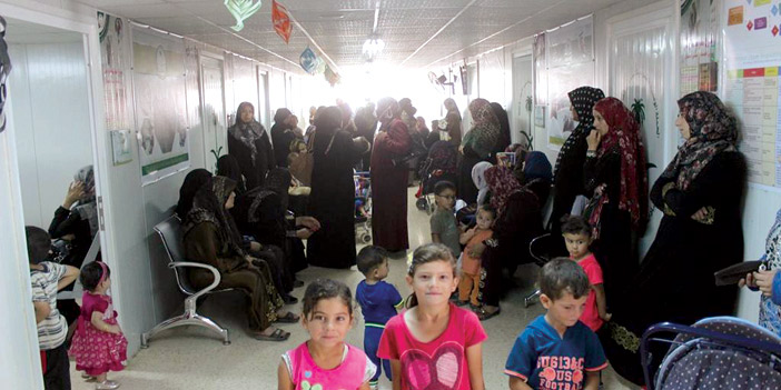  عدد من النساء والأطفال داخل العيادات السعودية بمخيم الزعتري