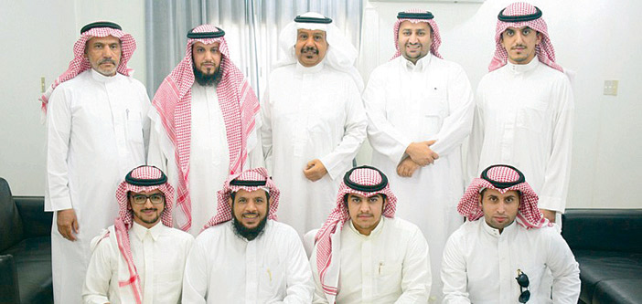  رئيس مركز أشيقر مع الإعلاميين بعد تكريمهم