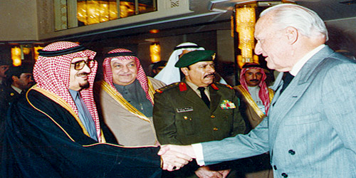  الملك فهد رحمه الله مرحباً بهافيلانج خلال افتتاح كأس العالم للشباب