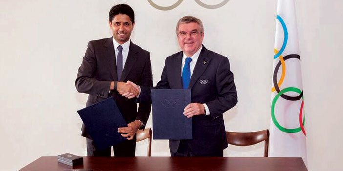   رئيس اللجنة الأولمبية والرئيس التنفيذي والمدير العام لمجموعة beIN خلال توقيع عقود البث الحصري