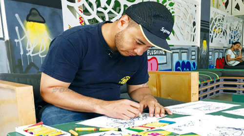   الفنان شون كروفورد يرسم في العيادة