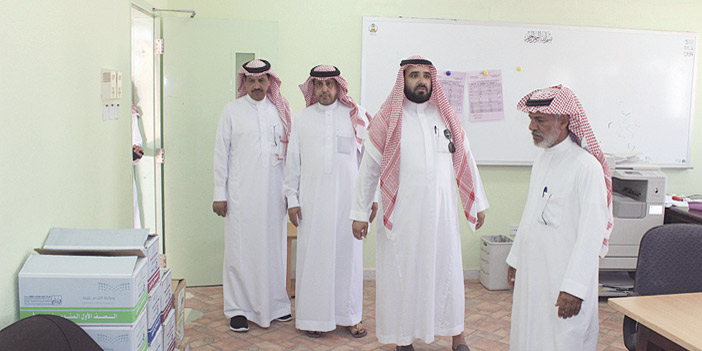  من جولة مساعد مدير تعليم شقراء على المدارس