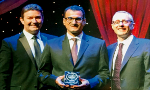  العجاجي مع الجائزة