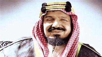 الملكُ عبدُالعزيزِ من العَبْقريَّةِ في القِيادةِ إلى النَّقدِ الأدبي 
