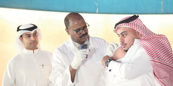  الفريق الطبي خلال زيارته الهيئة