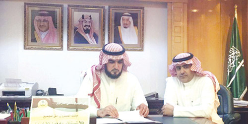  البيز مع مدير التعليم لحظة اعتماد حركة النقل