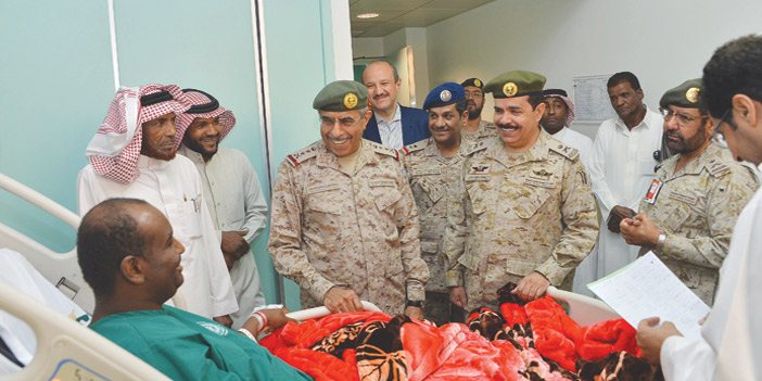  الفريق البنيان خلال زيارته للمصابين