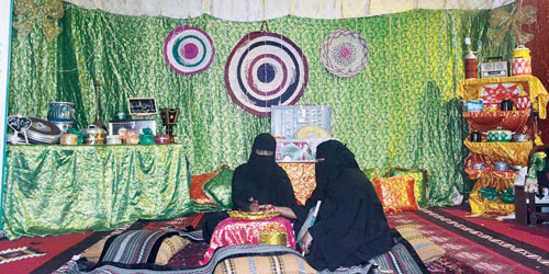  إحدى مشاركات الأسر في المهرجانات