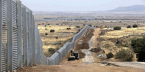 الجزائر تبني جداراً عازلاً في حدودها مع ليبيا وتونس 
