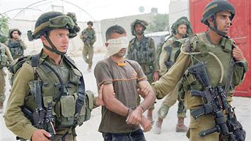 الاحتلال يعتقل 18 فلسطينيًا بينهم طفل 