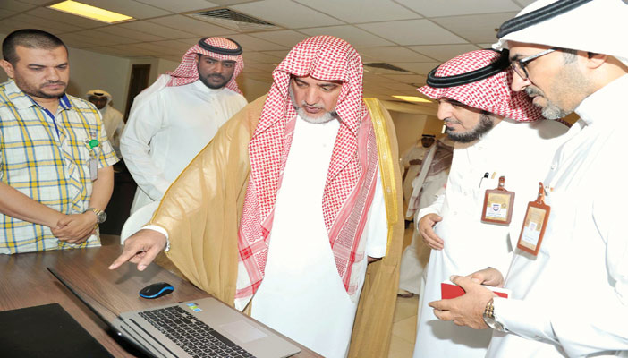   آل الشيخ خلال افتتاح مسجد حجز السيارات