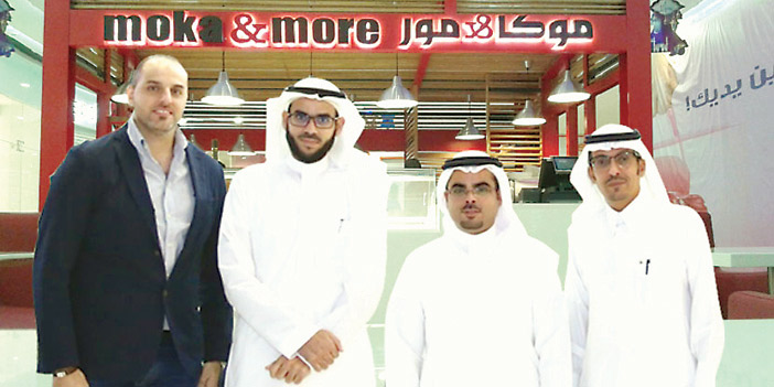  من افتتاح المقهى