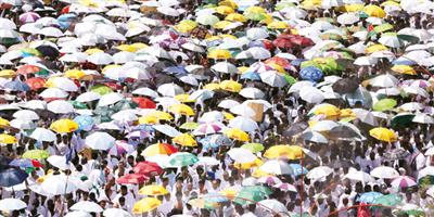 أمن الحرمين وسلامة الحجيج خطان أحمران لا يمكن تجاوزهما برفع شعارات سياسية أو نعرات طائفية 