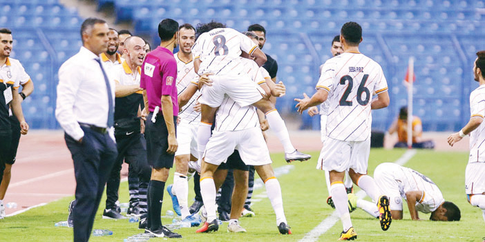  فرحة شبابية بالانتصار المثير