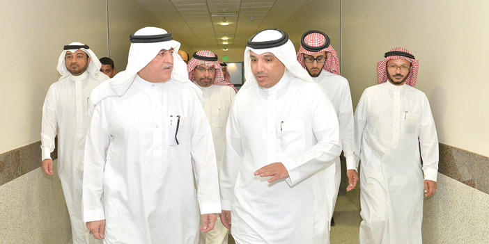  من الجولة التفقدية لمدير الجامعة ومرافقيه