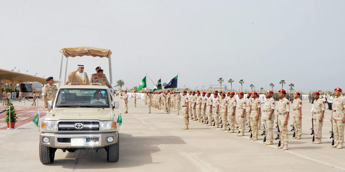   الملك سلمان القائد الأعلى للقوات المسلحة مع حماة الوطن