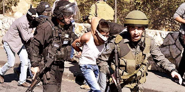  الاحتلال ينكل بالأطفال الفلسطينيين المعتقلين