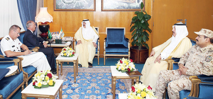  الأمير متعب بن عبد الله خلال استقباله السفير الفرنسي