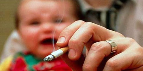 التدخين السلبي خطر على الأجنة والأطفال 