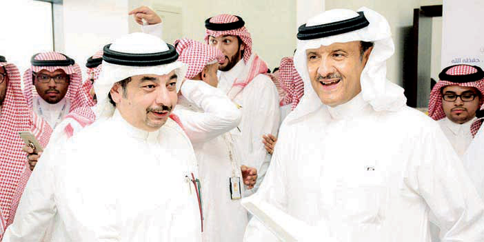  جولة الأمير سلطان بن سلمان في نادي الطيران السعودي ومعه وليد الشيخ