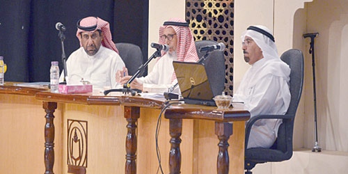   السبيل والغذامي والخويطر خلال انعقاد الجمعية