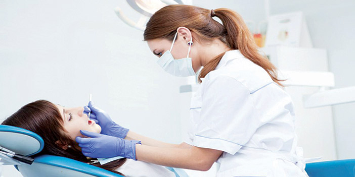 الاهتمام بالأسنان يقي من علاجات العصب 