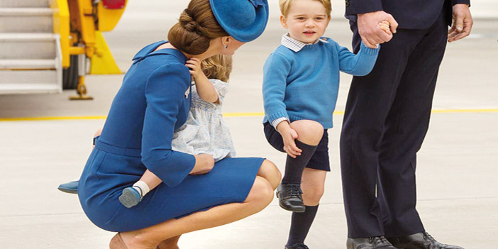  الأمير جورج مع والدته الأميرة كيت ميدلتون.