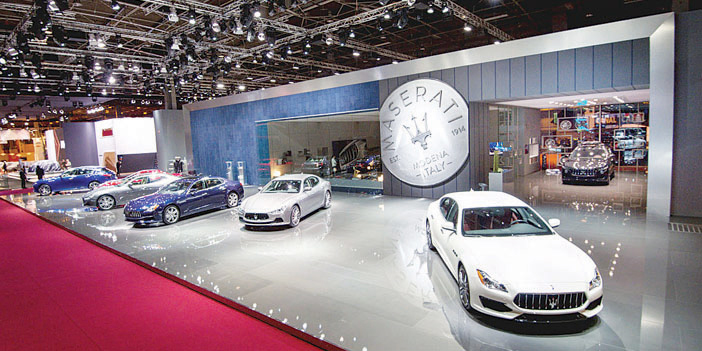   صورة علوية لسيارات مازيراتي في المعرض