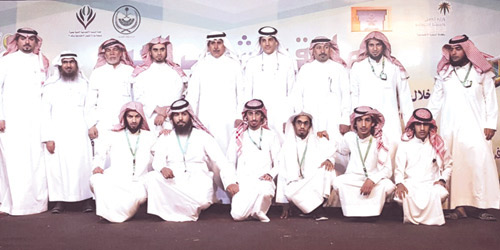  لقطة لفريق العمل