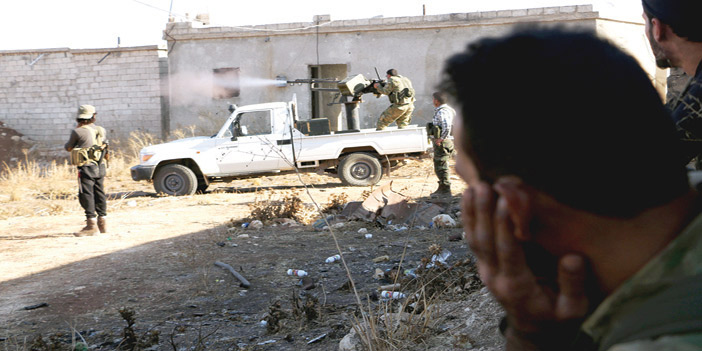  قوات المعارضة السورية أثناء الاشتباكات ضد داعش ببلدة دابق