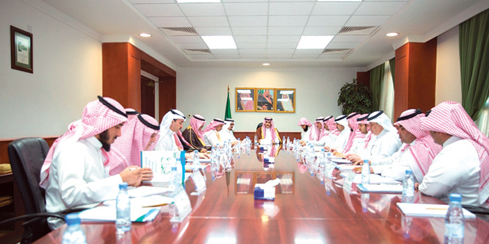  الأمير عبدالرحمن بن عبدالله يترأس الاجتماع