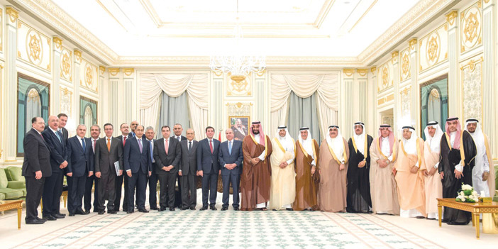  ولي ولي العهد ورئيس الوزراء الأردني في صورة جماعية مع أعضاء مجلس التنسيق السعودي - الأردني