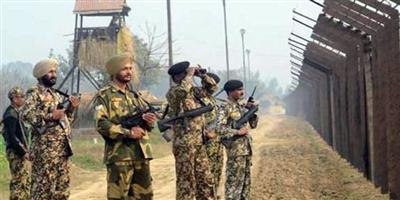 القوات الهندية والباكستانية تتبادل إطلاق النار في كشمير 