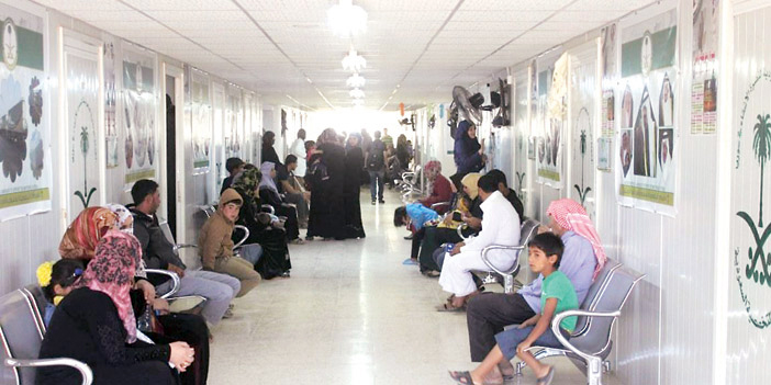  الفريق الطبي يصرف الأدوية للاجئين السوريين