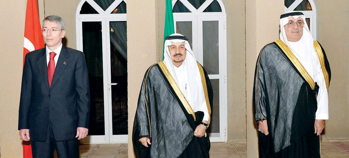 أمير منطقة الرياض خلال تشريفه الحفل