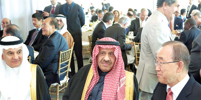  الأمير خالد بن سلطان خلال حفل جائزة الأمير سلطان العالمية للمياه